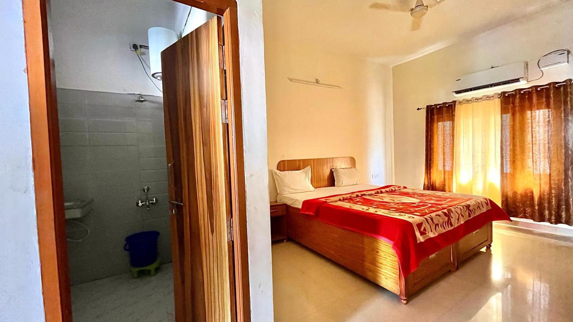 Aditya Palace Orchha Bagian luar foto