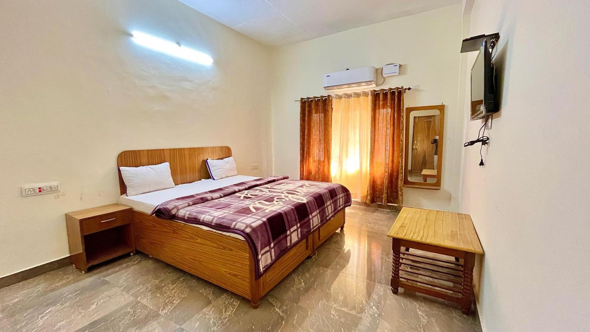 Aditya Palace Orchha Bagian luar foto
