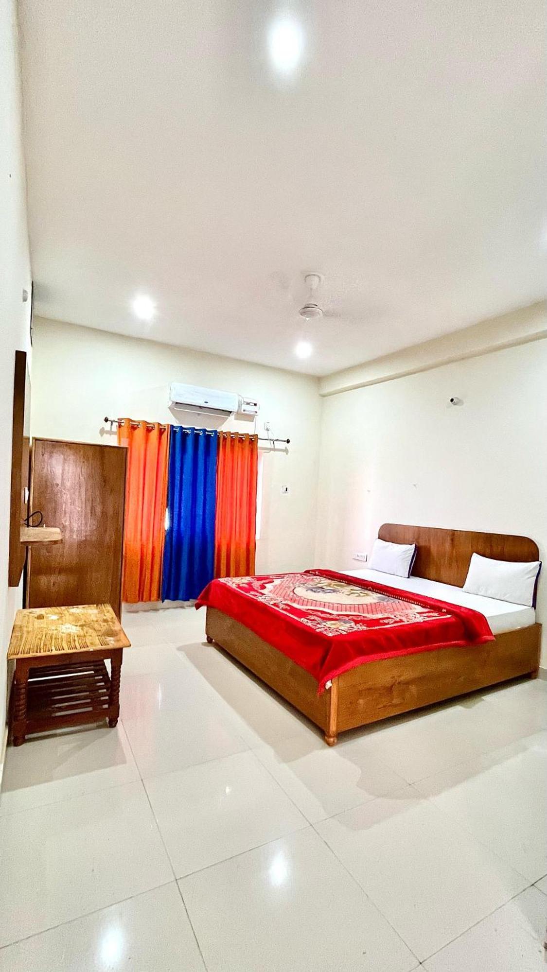 Aditya Palace Orchha Bagian luar foto