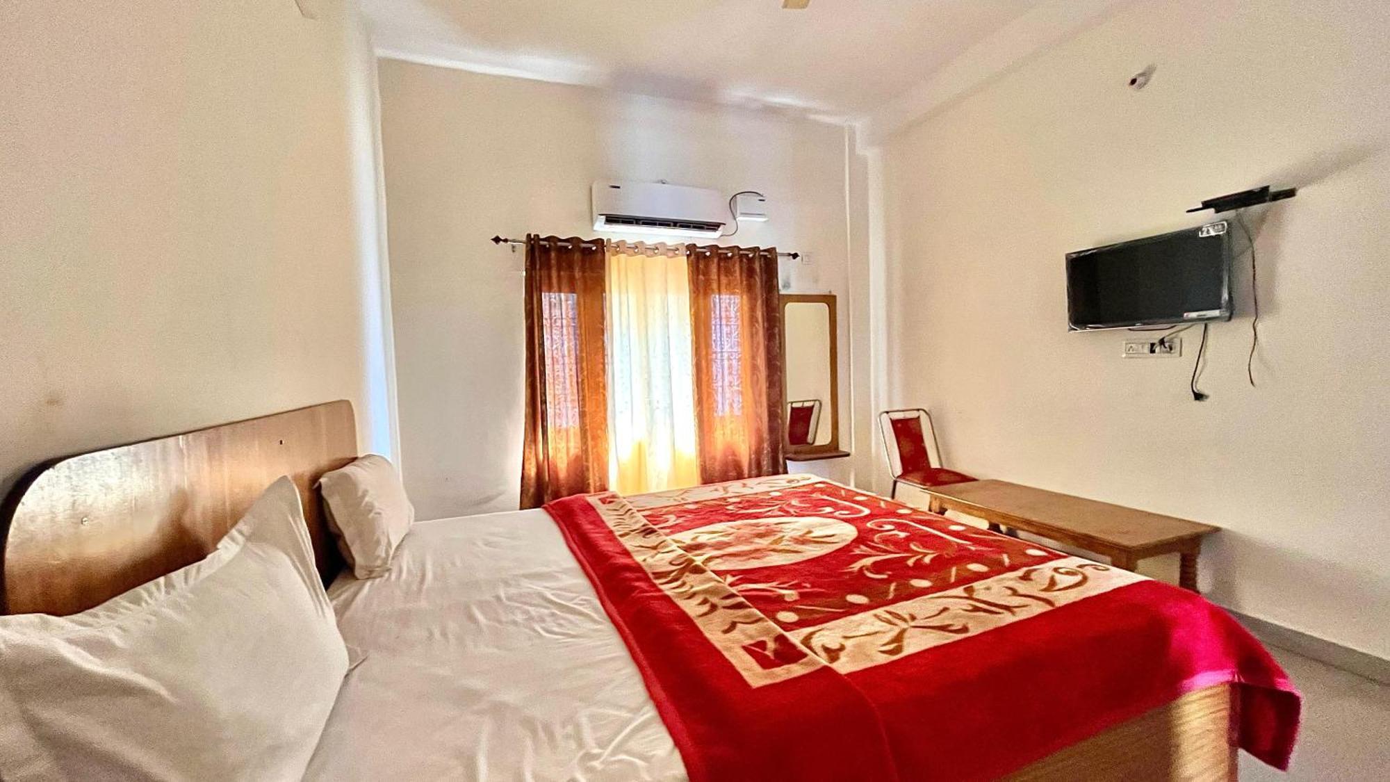 Aditya Palace Orchha Bagian luar foto