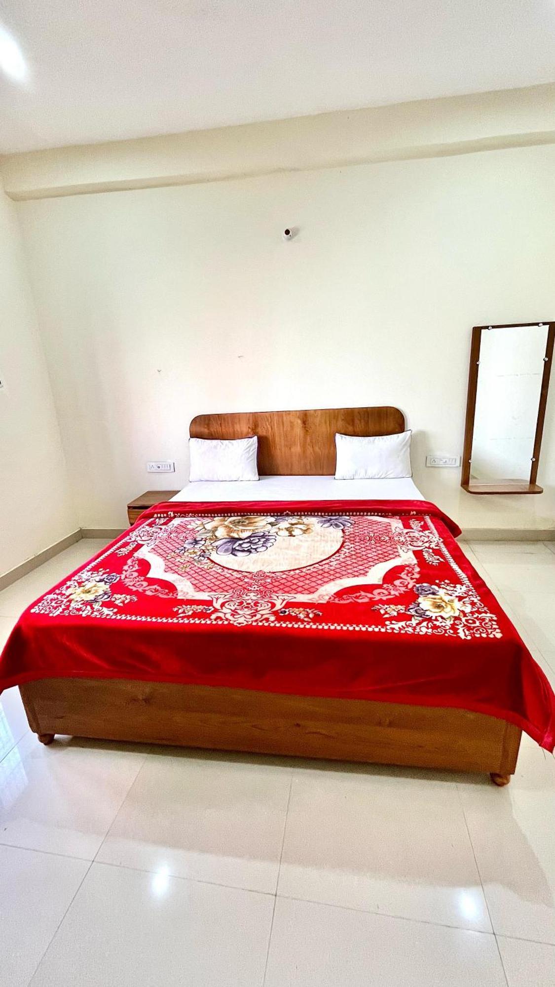 Aditya Palace Orchha Bagian luar foto